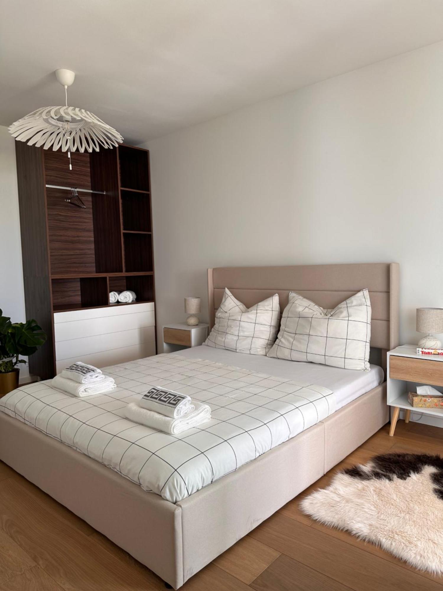 Vila 1 Next To Outlet *